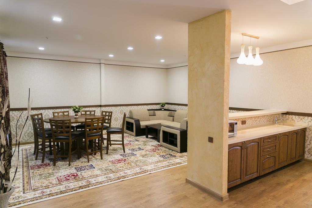 Green Land Hotel Aktobe Room photo